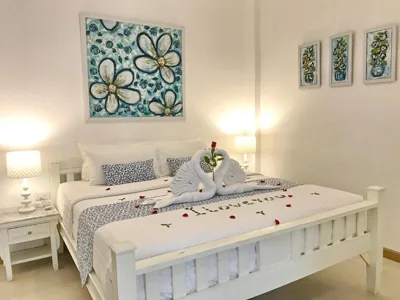 Deluxe 1 King Garden View — Casa Blanca Boutique Hotel