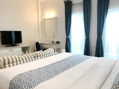 Premium Deluxe 1 King High Floor — Casa Blanca Boutique Hotel