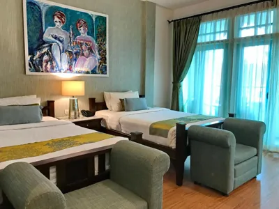 Premium Deluxe 2 Twin City View with Balcony — Casa Blanca Boutique Hotel